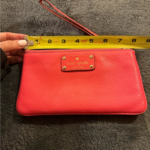 kate spade Chrissy Berkshire road Wristlet - Picture 3 of 9